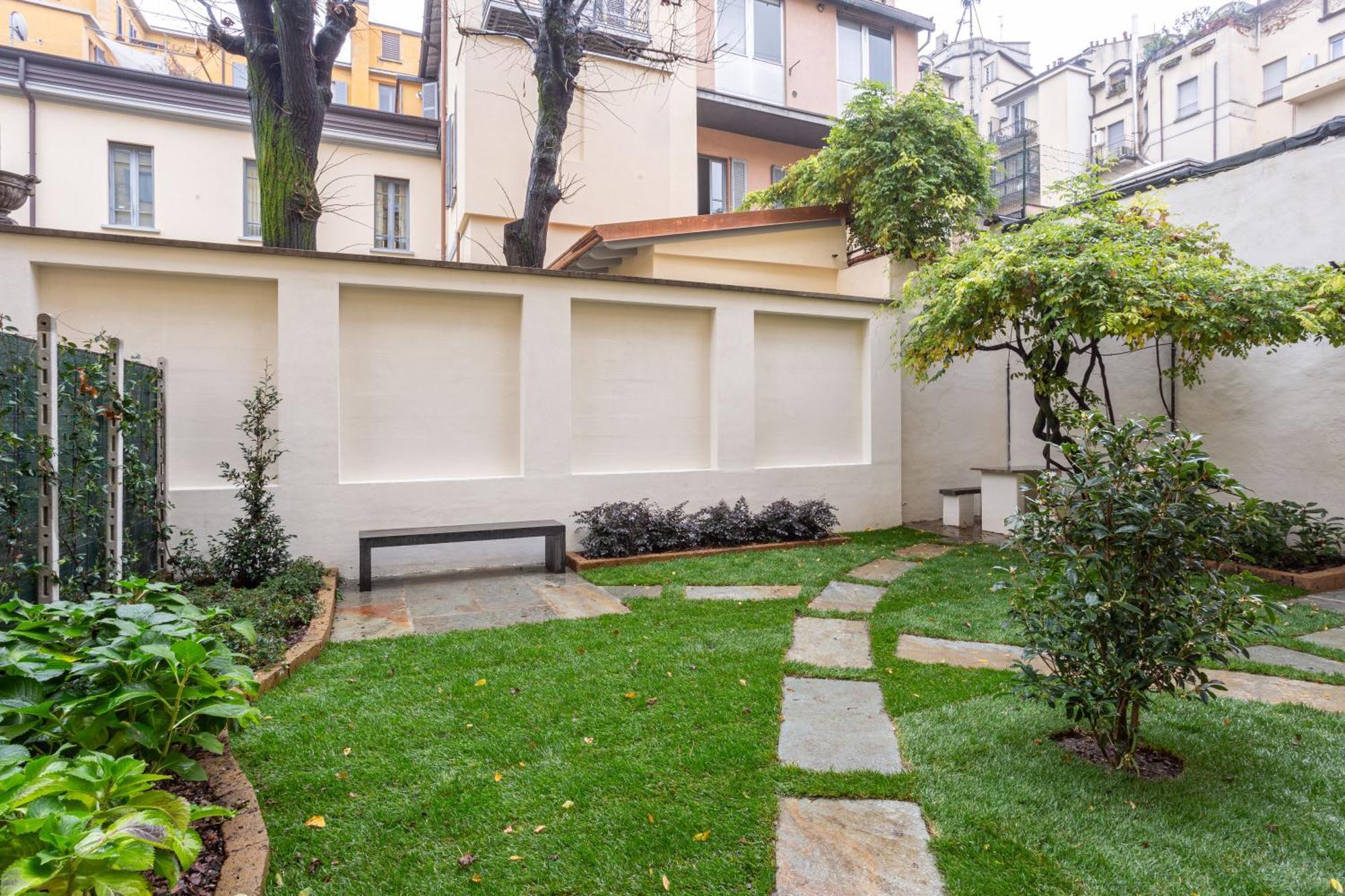 Sant Ambroeus Garden Apartment Мілан Екстер'єр фото